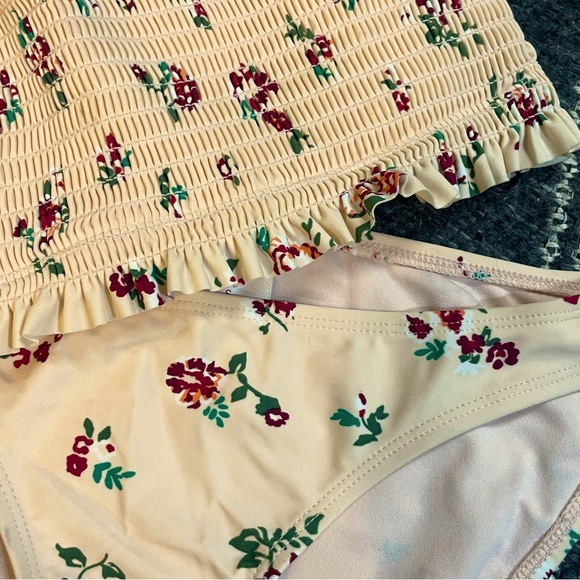 Xhilaration flower bikini | Top- Size Medium | Bottoms- Size Small - Picture 2 of 5